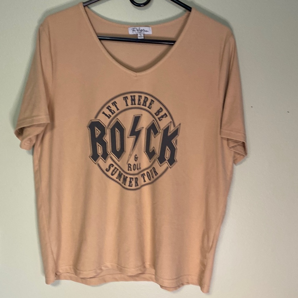 Polagram tan T-shirt. V-neck, size XL.